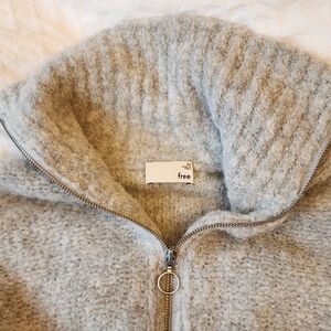 Aritzia Wilfred Free Half Zip-Up Cropped Sweater